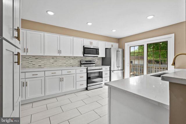 122 OXFORD PL, Mount Laurel, NJ 08054