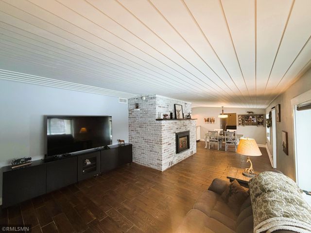 9950 Credit River Boulevard, Prior Lake, MN 55372