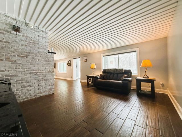 9950 Credit River Boulevard, Prior Lake, MN 55372