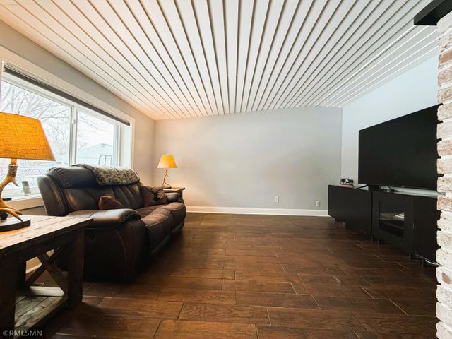 9950 Credit River Boulevard, Prior Lake, MN 55372