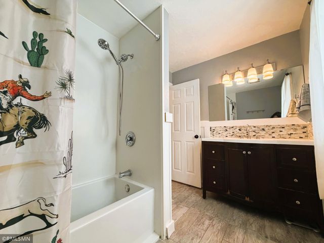 9950 Credit River Boulevard, Prior Lake, MN 55372