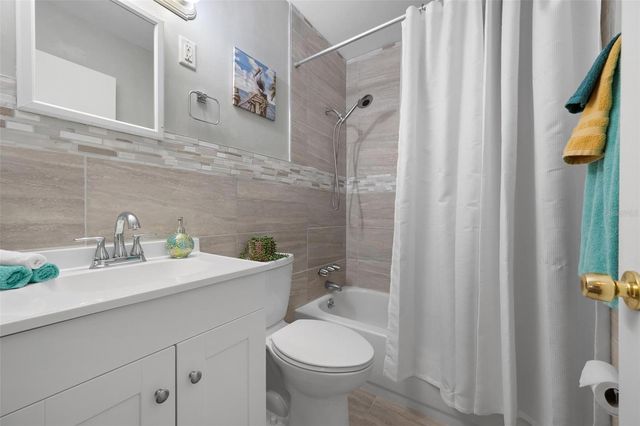 850 S BROADWAY, Englewood, FL 34223