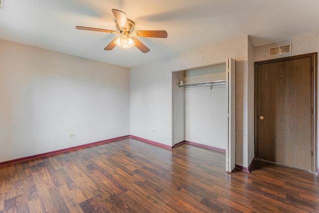 9724 W Creek Road B2, Palos Park, IL 60464