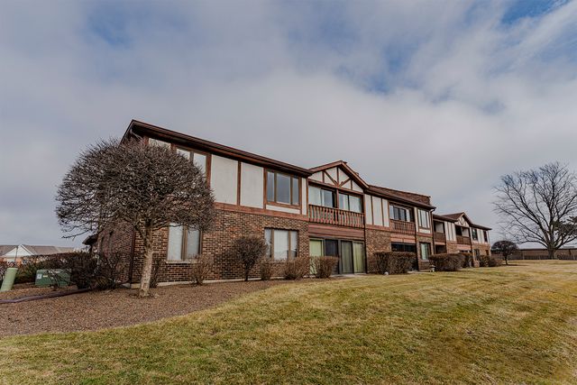 9724 W Creek Road B2, Palos Park, IL 60464