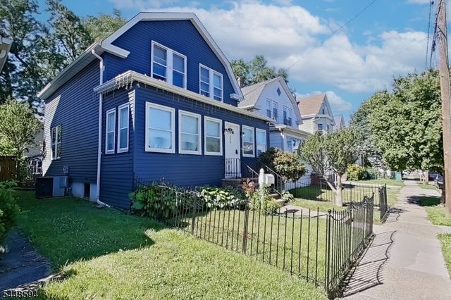229 E 1St St, Clifton City, NJ 07011