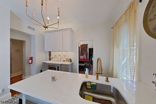 229 E 1St St, Clifton City, NJ 07011