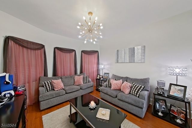 229 E 1St St, Clifton City, NJ 07011