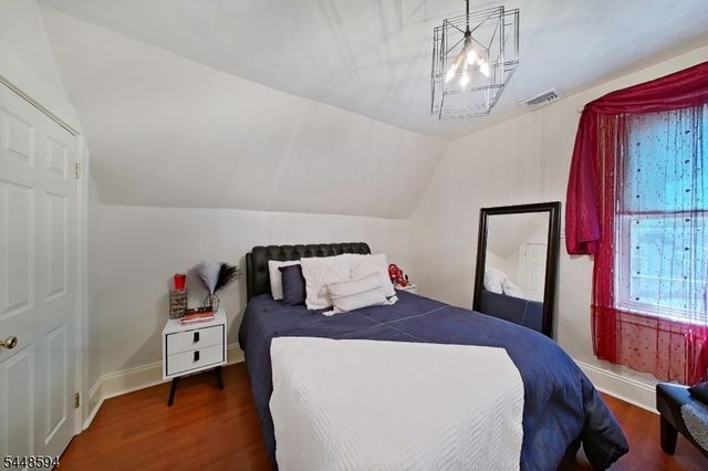 229 E 1St St, Clifton City, NJ 07011