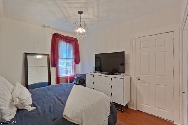 229 E 1St St, Clifton City, NJ 07011