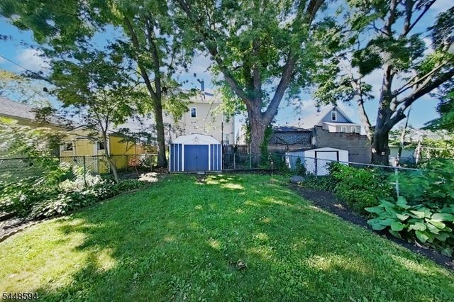 229 E 1St St, Clifton City, NJ 07011