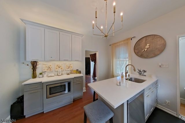 229 E 1St St, Clifton City, NJ 07011