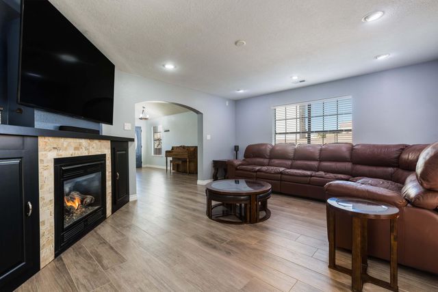 8804 Fremont Ellis Court NE, Albuquerque, NM 87122