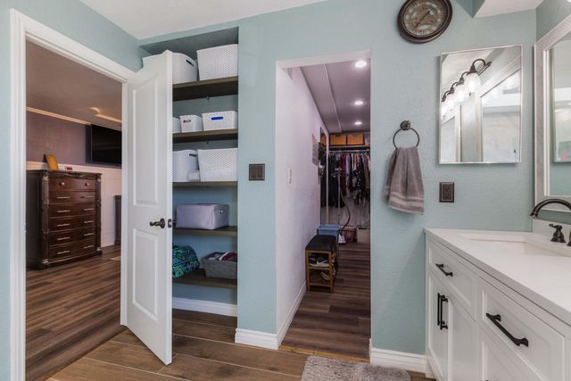 8804 Fremont Ellis Court NE, Albuquerque, NM 87122