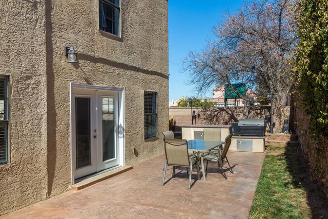 8804 Fremont Ellis Court NE, Albuquerque, NM 87122