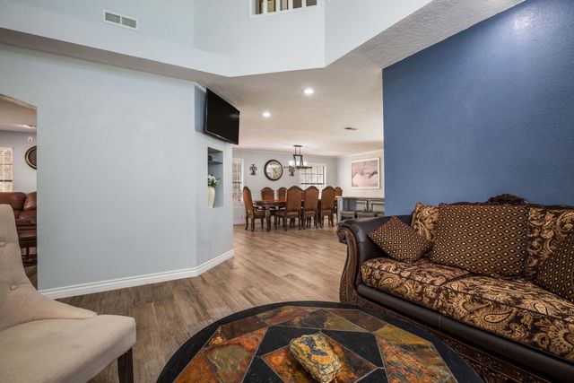 8804 Fremont Ellis Court NE, Albuquerque, NM 87122