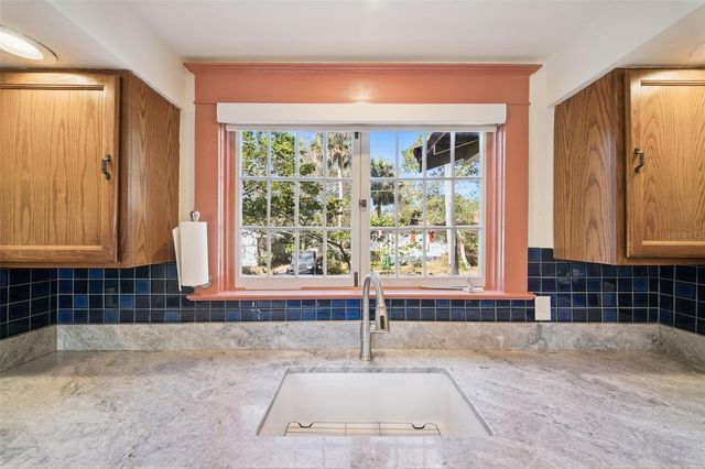 216 W MICHIGAN AVENUE, Deland, FL 32720