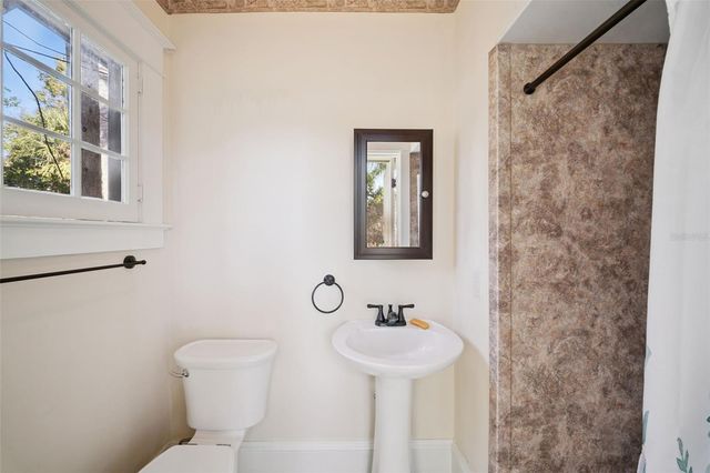 216 W MICHIGAN AVENUE, Deland, FL 32720