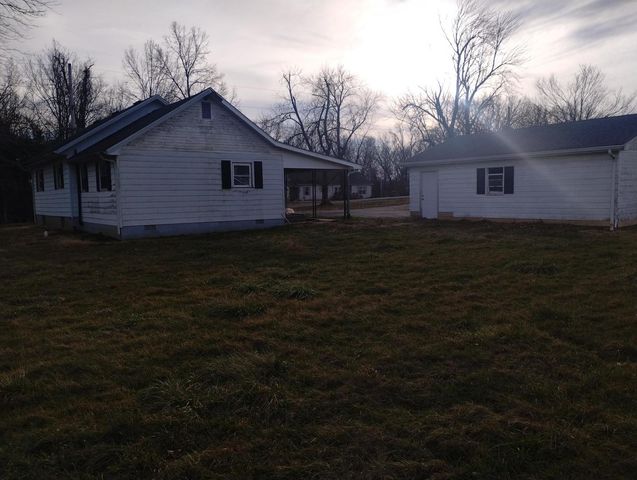 3936 W Sycamore Street, Carterville, IL 62918