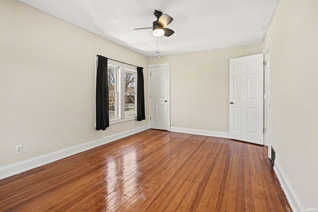 1736 Lincolnway W, Osceola, IN 46561