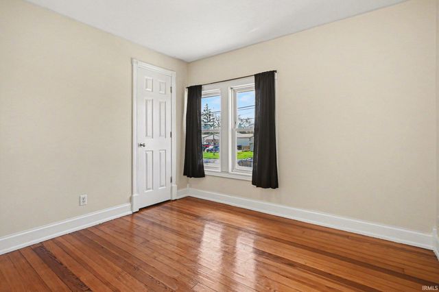 1736 Lincolnway W, Osceola, IN 46561