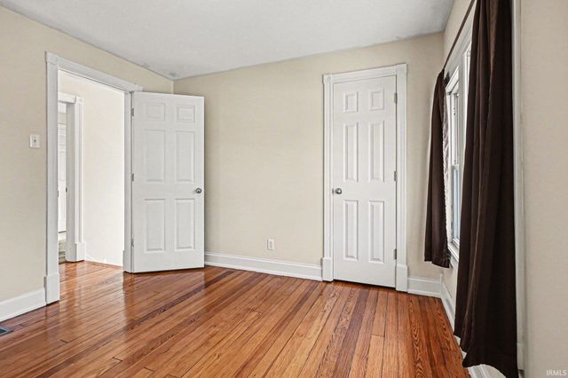 1736 Lincolnway W, Osceola, IN 46561