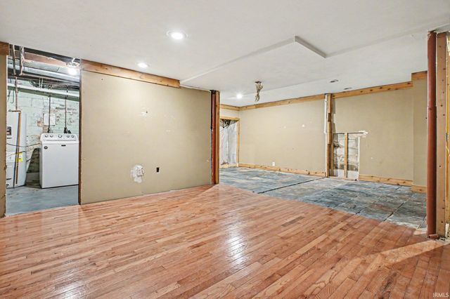 1736 Lincolnway W, Osceola, IN 46561