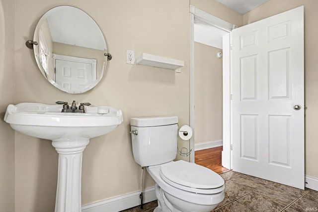 1736 Lincolnway W, Osceola, IN 46561