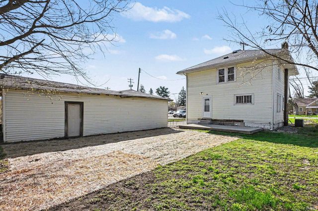 1736 Lincolnway W, Osceola, IN 46561