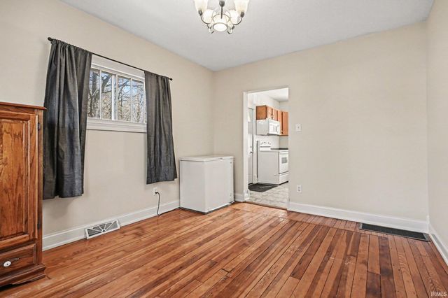 1736 Lincolnway W, Osceola, IN 46561