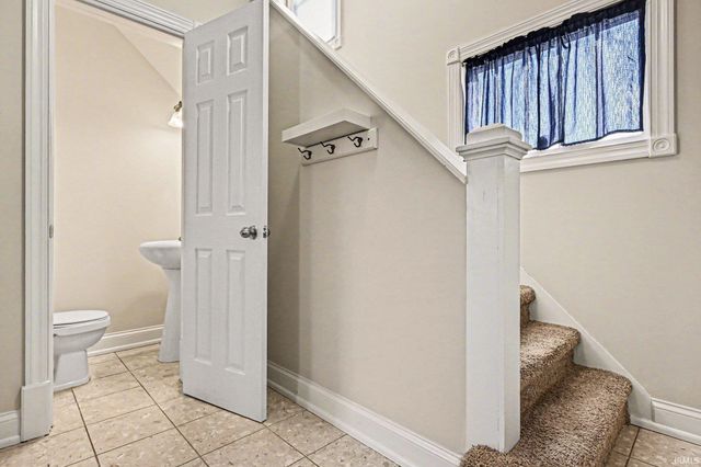 1736 Lincolnway W, Osceola, IN 46561