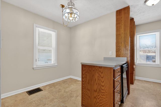 1001 Beechwood Road, Columbus, OH 43227