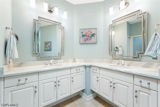 682 Catamaran CT, Naples, FL 34110
