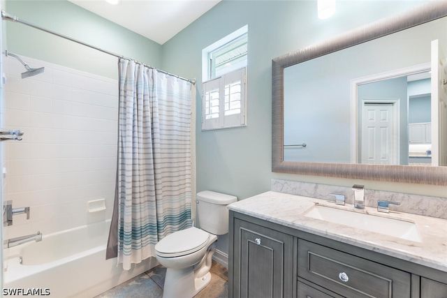 682 Catamaran CT, Naples, FL 34110