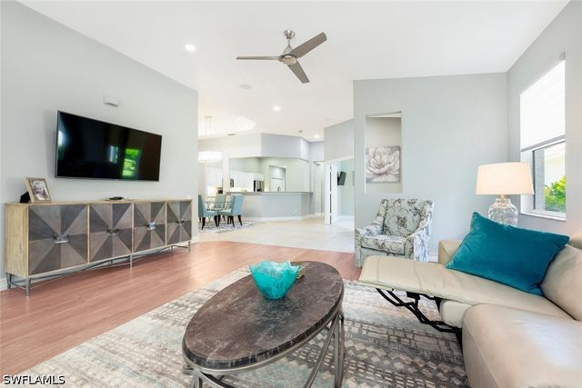682 Catamaran CT, Naples, FL 34110