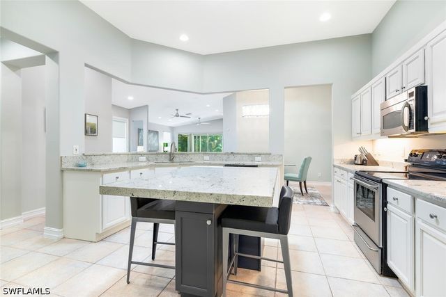 682 Catamaran CT, Naples, FL 34110
