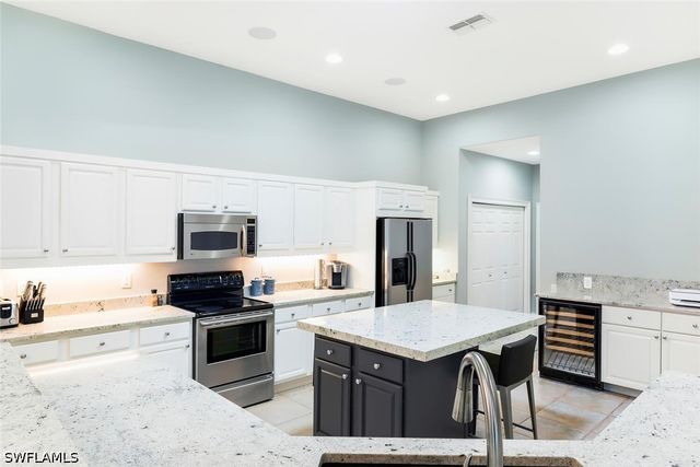 682 Catamaran CT, Naples, FL 34110