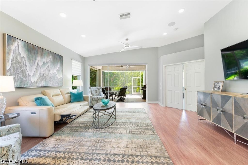 682 Catamaran CT, Naples, FL 34110
