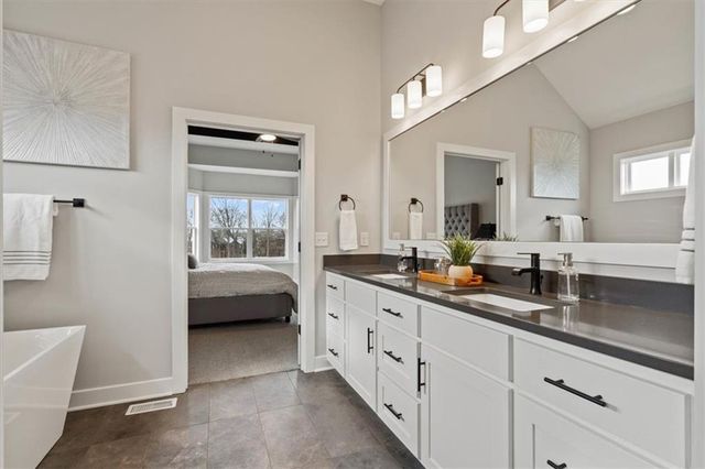 4446 Tee Box Drive, Basehor, KS 66007