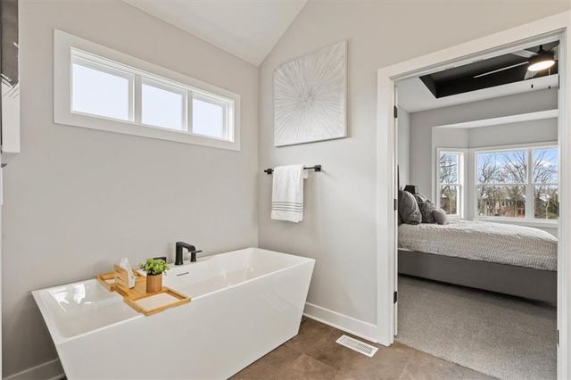 4446 Tee Box Drive, Basehor, KS 66007
