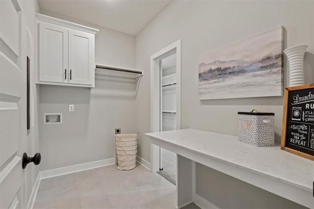 4446 Tee Box Drive, Basehor, KS 66007