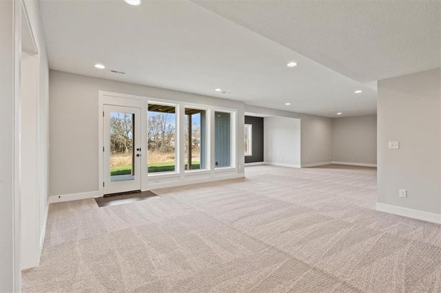 4446 Tee Box Drive, Basehor, KS 66007