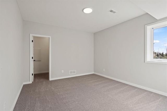 4446 Tee Box Drive, Basehor, KS 66007