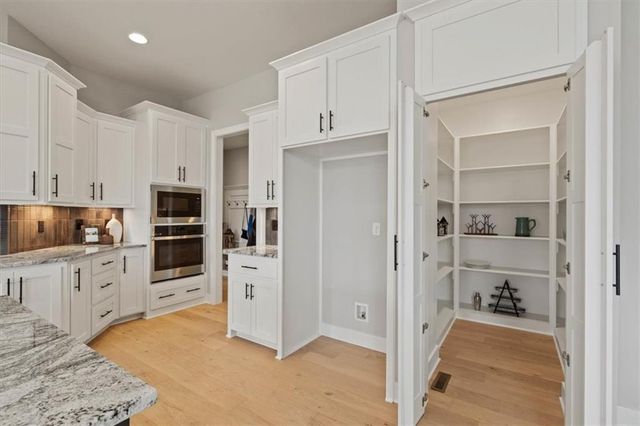 4446 Tee Box Drive, Basehor, KS 66007