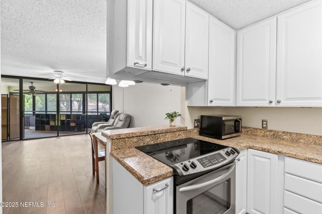 1071 EDGEWOOD Avenue S, 206, Jacksonville, FL 32205