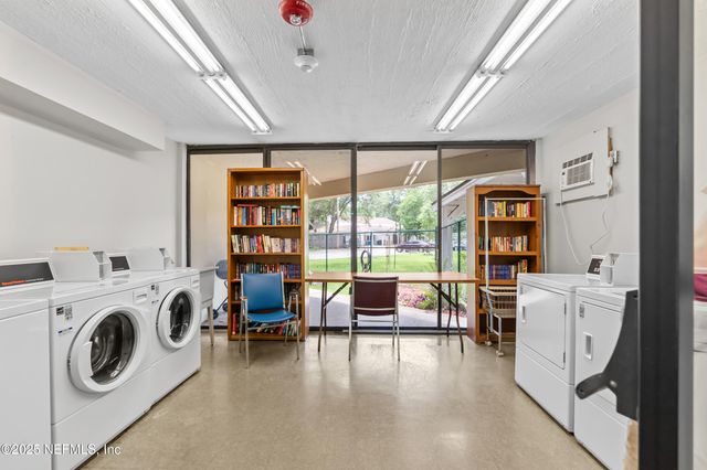 1071 EDGEWOOD Avenue S, 206, Jacksonville, FL 32205