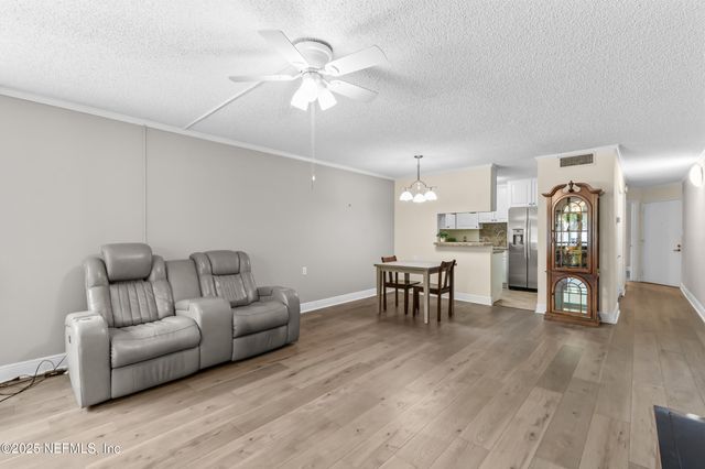 1071 EDGEWOOD Avenue S, 206, Jacksonville, FL 32205