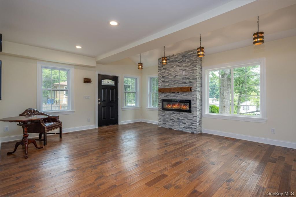16 Wayne Avenue, Fort Montgomery, NY 10922 — photo 3