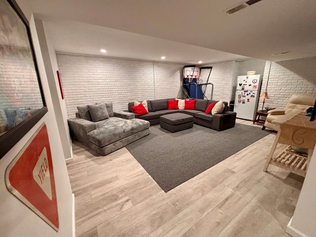 718 Cole Lane, Mahomet, IL 61853