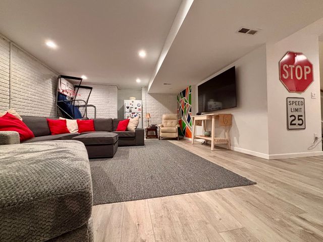 718 Cole Lane, Mahomet, IL 61853