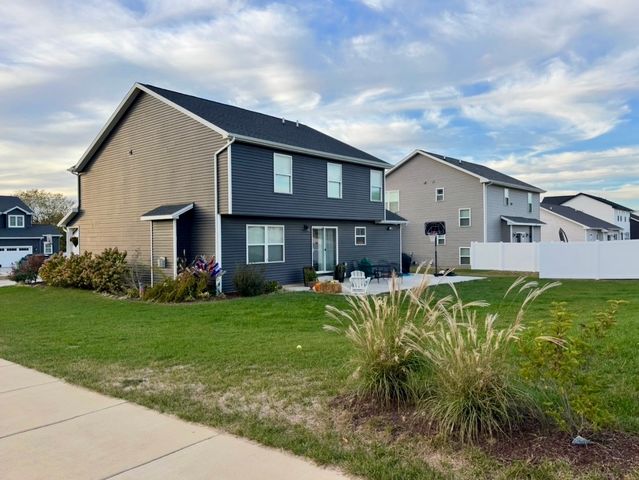 718 Cole Lane, Mahomet, IL 61853